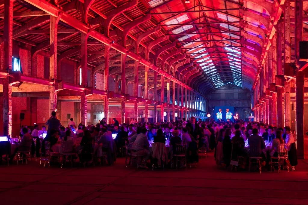 Événement prestige — scénographie lumineuse ADN